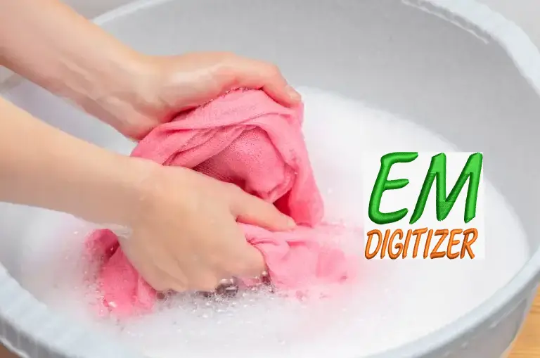 Waschen bestickter Kleidung von Hand