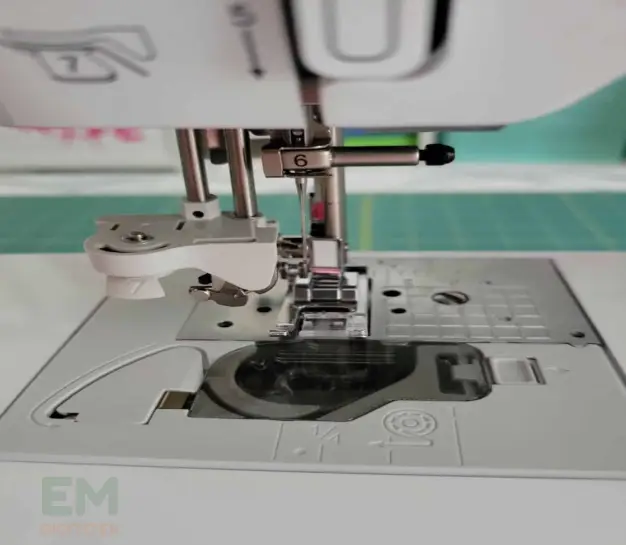 ماكينة خياطة الإبرة الأوتوماتيكية