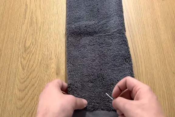 mark the middle of towel 4