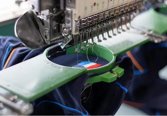 Reason-5_-Wide-stitching-area-and-easy-hooping